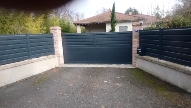 Portail aluminium Aai M'alu