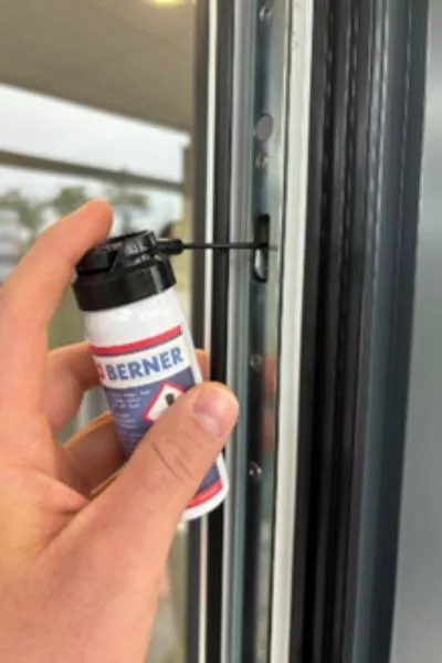 Visuel pour entretenir la porte AAIM'Alu