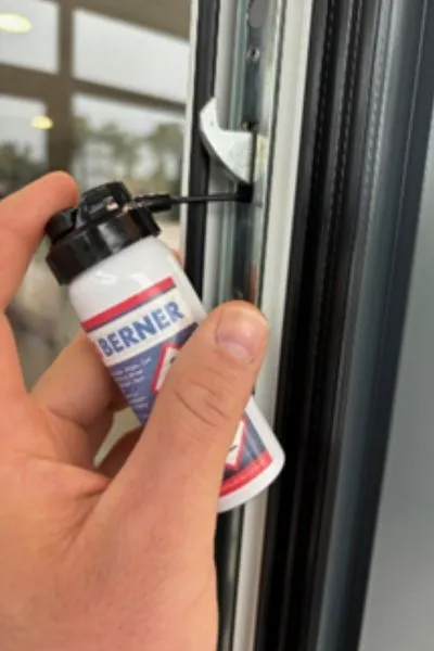 Visuel pour entretenir la porte AAIM'Alu